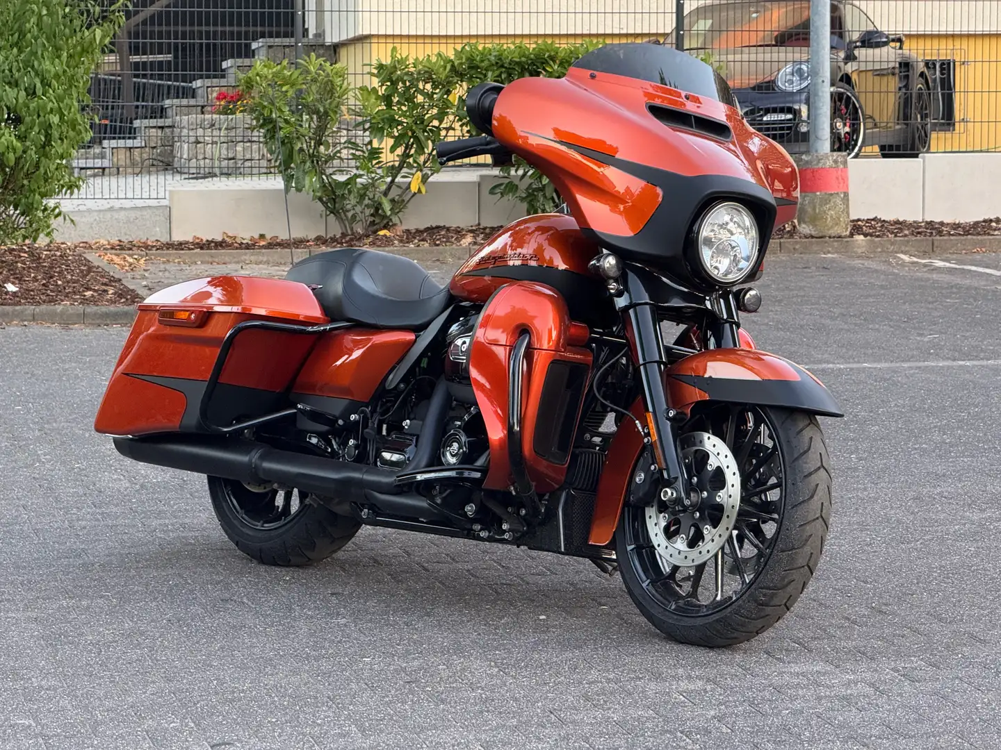 Harley-Davidson Street Glide Special 114 Orange - 1
