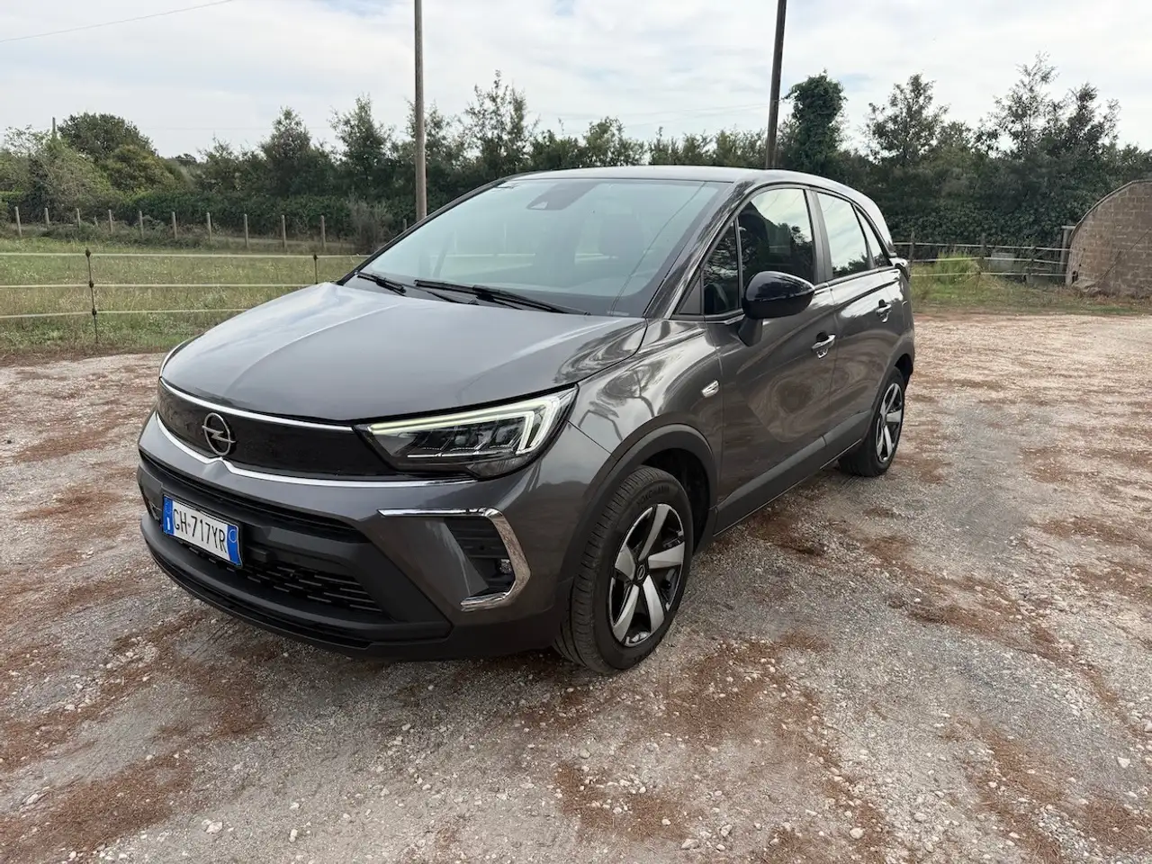 Opel Crossland X Crossland 1.2 Edition s — photo 1 of 14