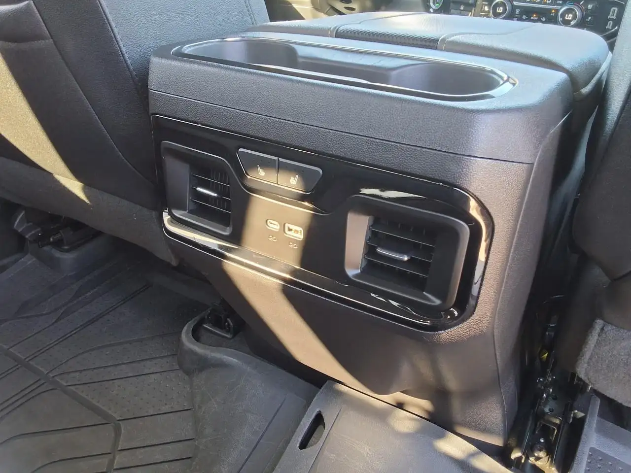 Chevrolet Silverado 1500 снимка Chevrolet Silverado 1500