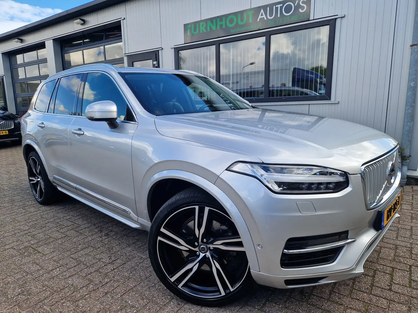 Volvo XC90 2.0 T8 Twin Engine AWD Inscription B&W | Scandinav Grijs - 1
