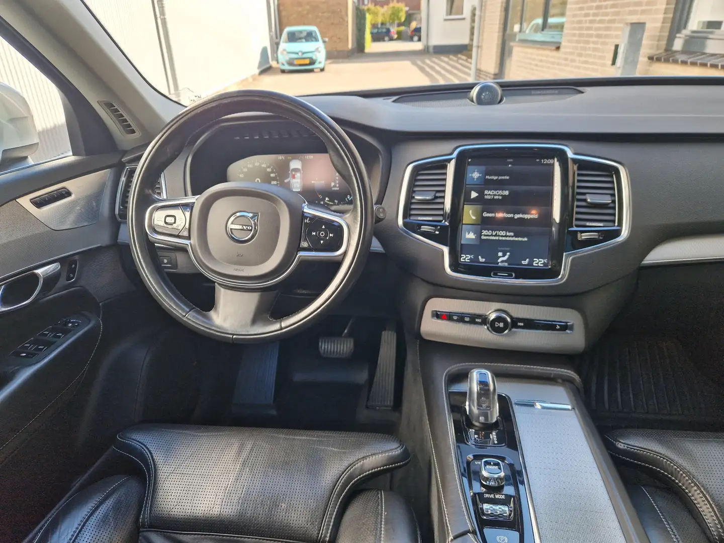 Volvo XC90 2.0 T8 Twin Engine AWD Inscription B&W | Scandinav Grijs - 2