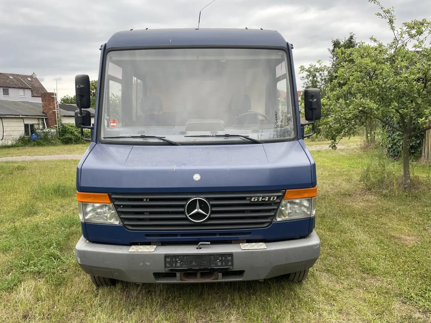 Mercedes-Benz Vario 614 D-KA Bleu - 1