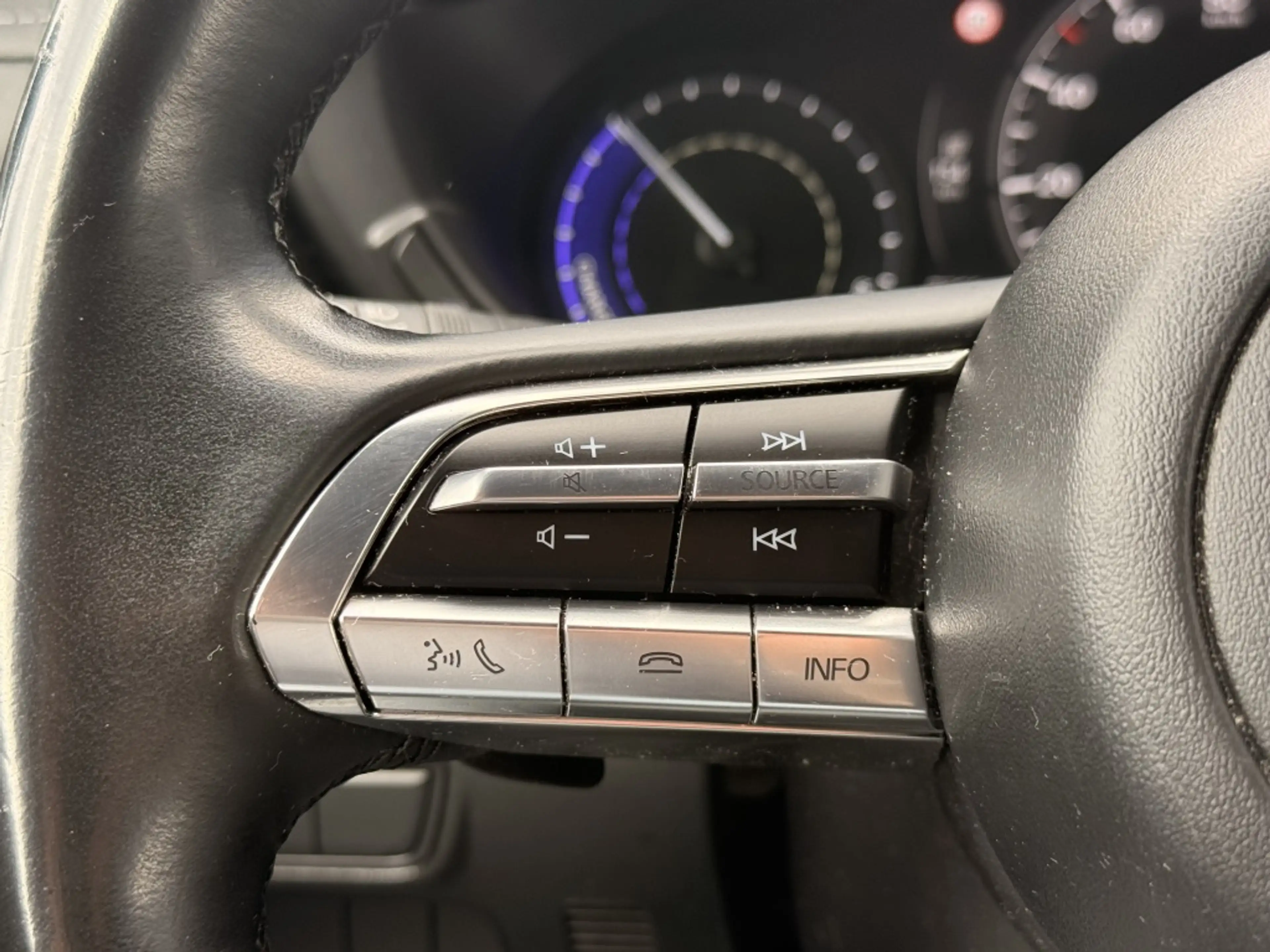Mazda MX-30 e-SkyActiv 145 Comfort | ACC | Navi | Camera — photo 11
