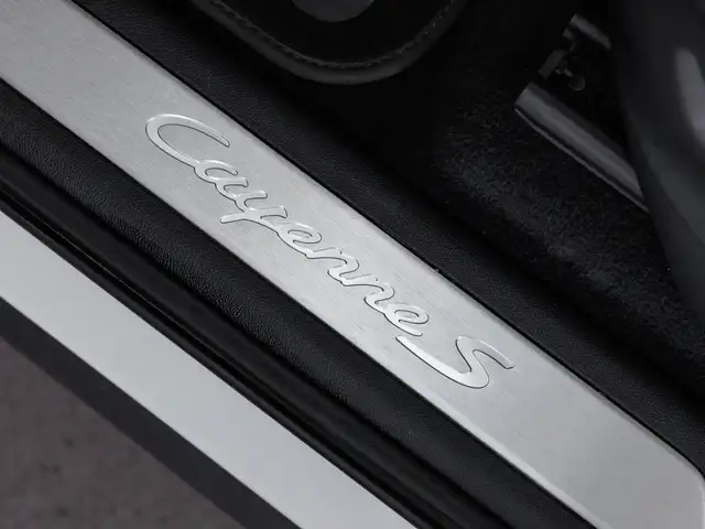 Porsche Cayenne view 13