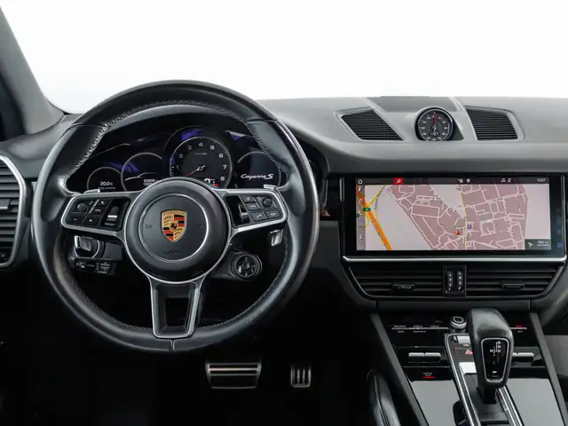 Porsche Cayenne view 10