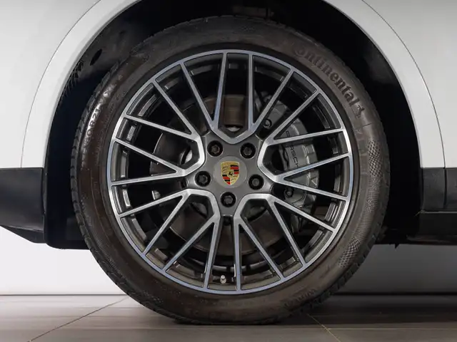 Porsche Cayenne view 5