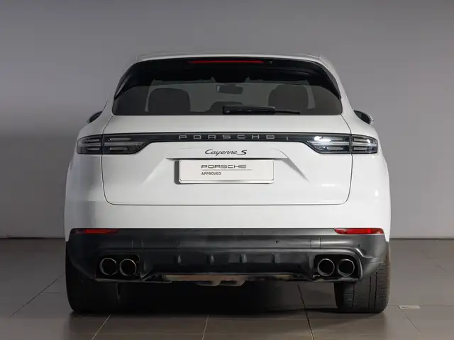 Porsche Cayenne view 7
