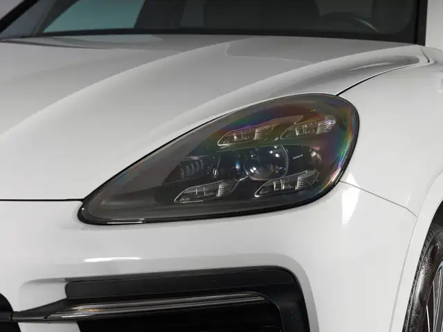 Porsche Cayenne view 14