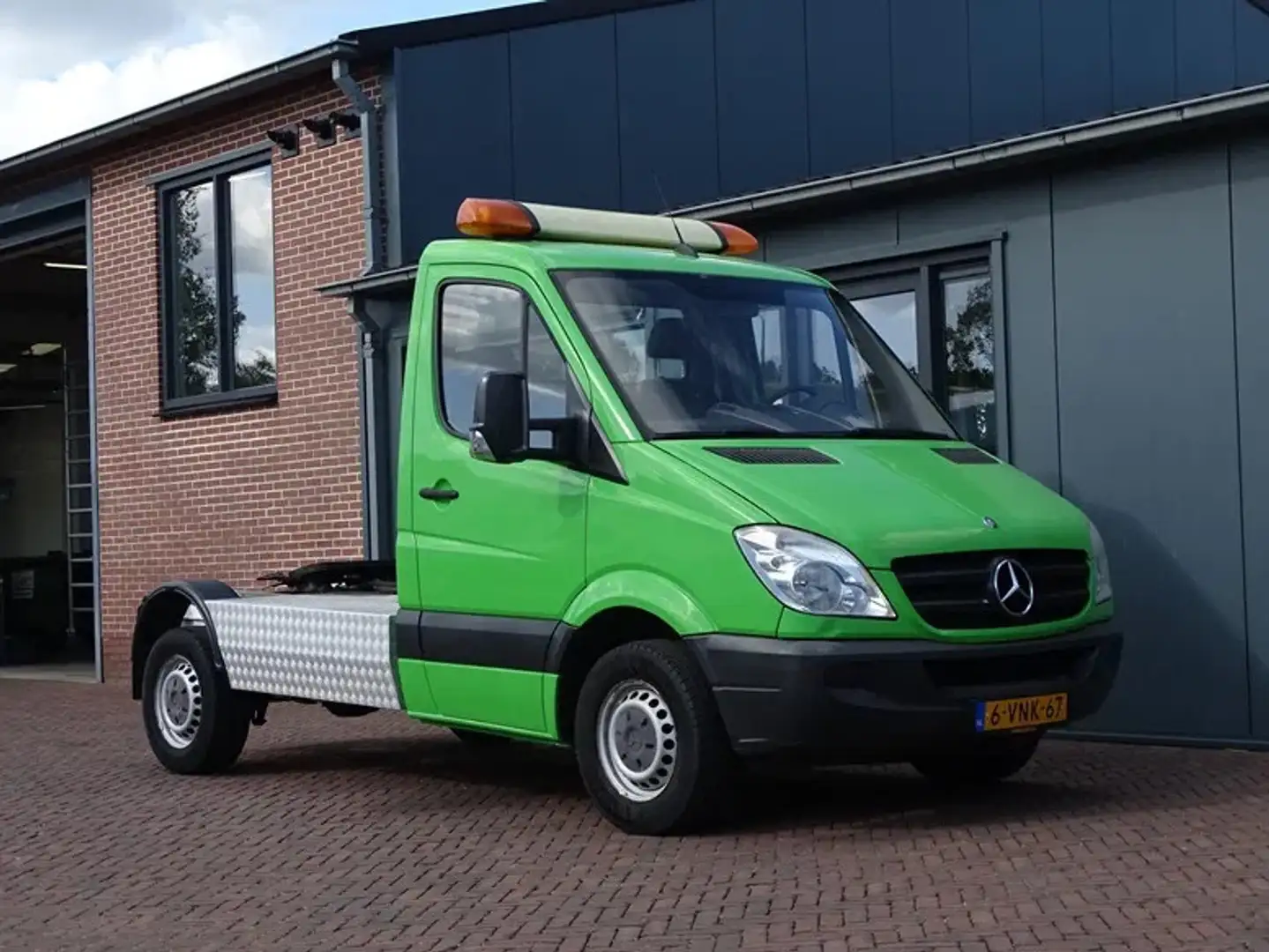 Mercedes-Benz Sprinter 316 BE TREKKER 9.5 TON Vert - 1