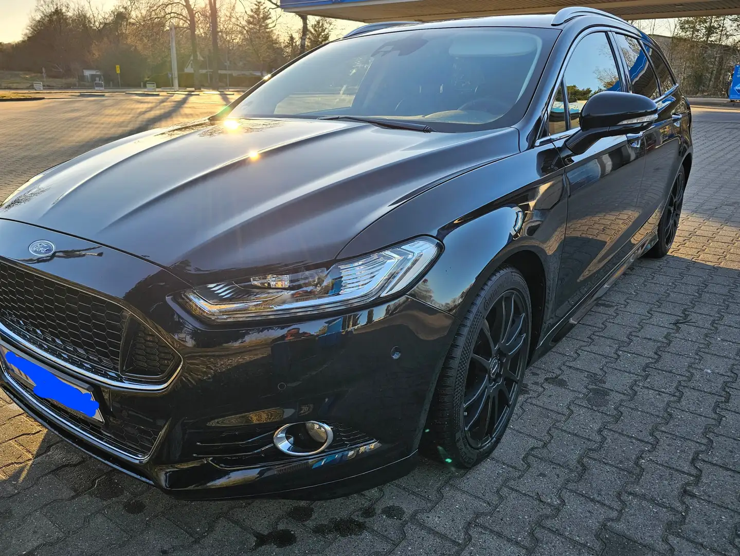 Ford Mondeo Mondeo Turnier 2.0 TDCi Bi-Turbo PowerShift-Aut. T Schwarz - 1