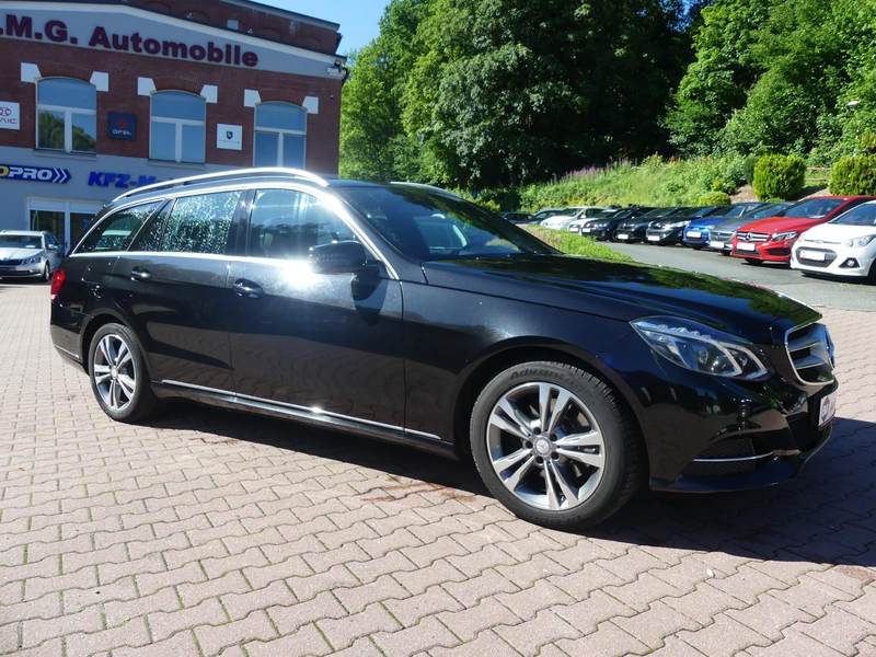 Mercedes-Benz E 220 *T*4Matic*Leder*Klima*Sitzhzg*LED* — photo 3