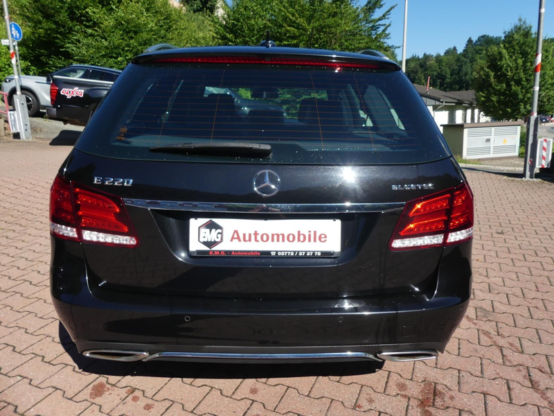 Mercedes-Benz E 220 *T*4Matic*Leder*Klima*Sitzhzg*LED* — photo 6