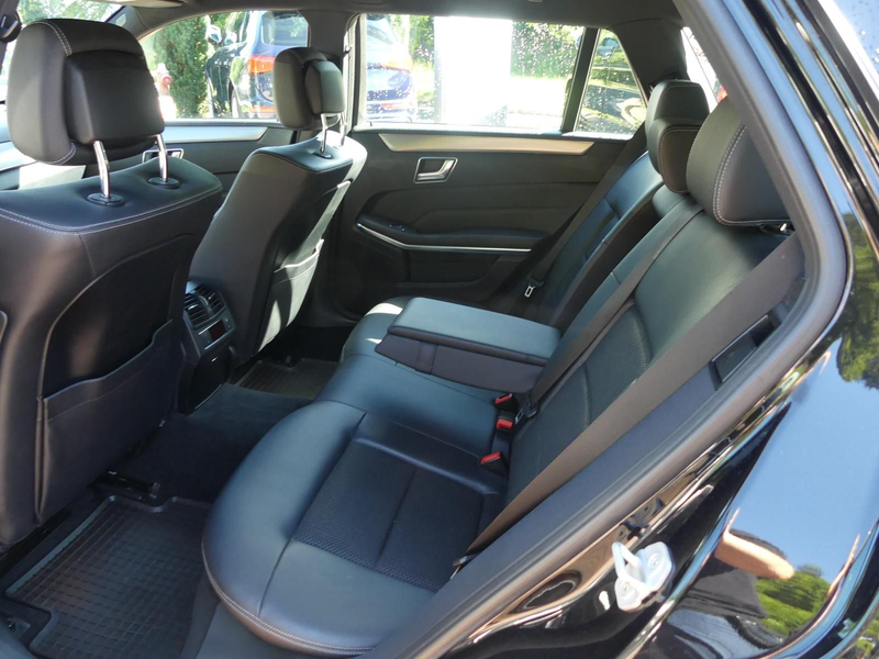 Mercedes-Benz E 220 *T*4Matic*Leder*Klima*Sitzhzg*LED* — photo 11