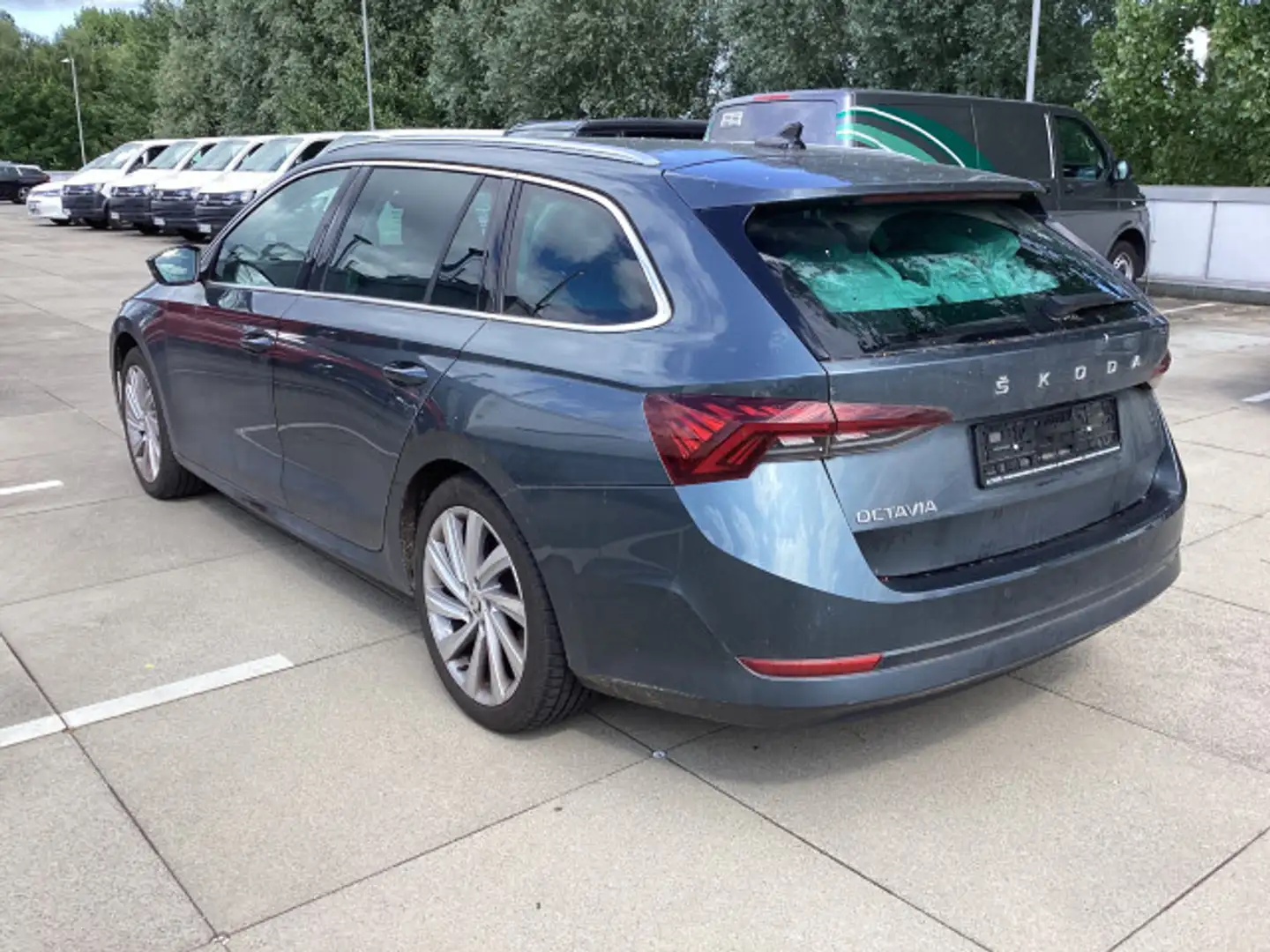 Skoda Octavia Combi First Edition 1.5 TSI AppConnect Grau - 2
