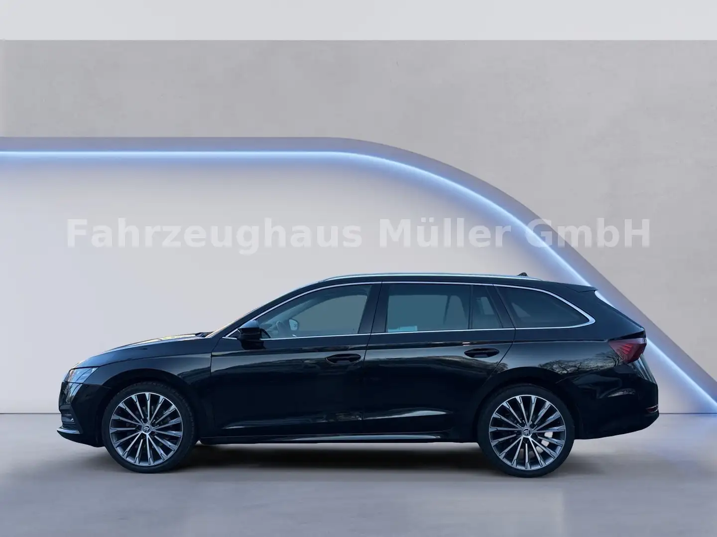 Skoda Octavia Combi Style 4x4 AHK Schwarz - 2