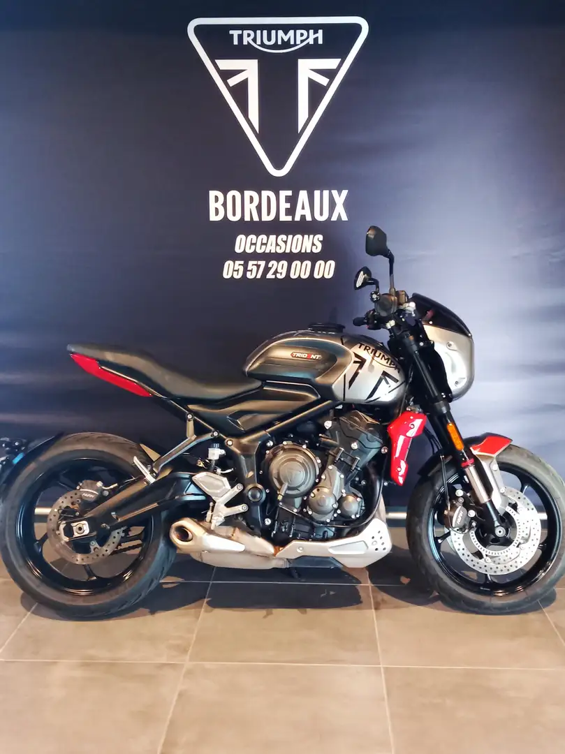 Triumph Trident 660 Argent - 1
