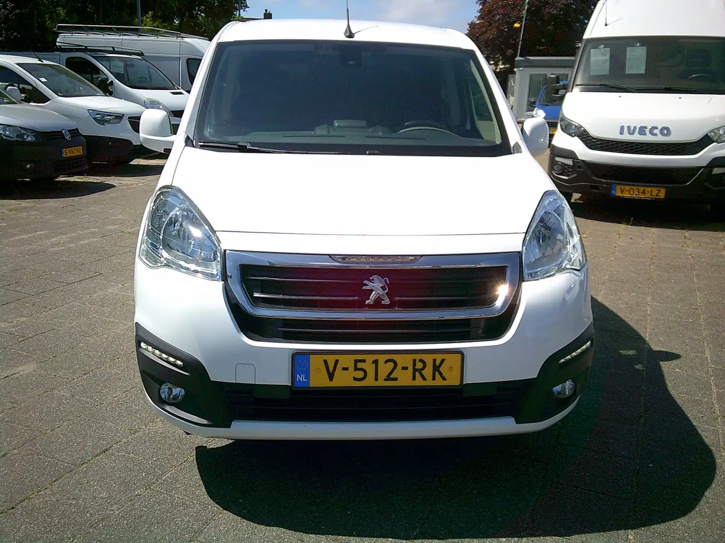 Peugeot Partner 120 1.6 BlueHDi 100 L1 Premium Pack S&S VOORZIEN V Blanc - 2