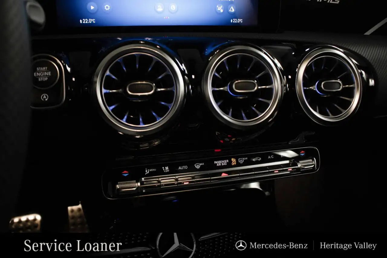 Mercedes-Benz CLA снимка Mercedes-Benz CLA