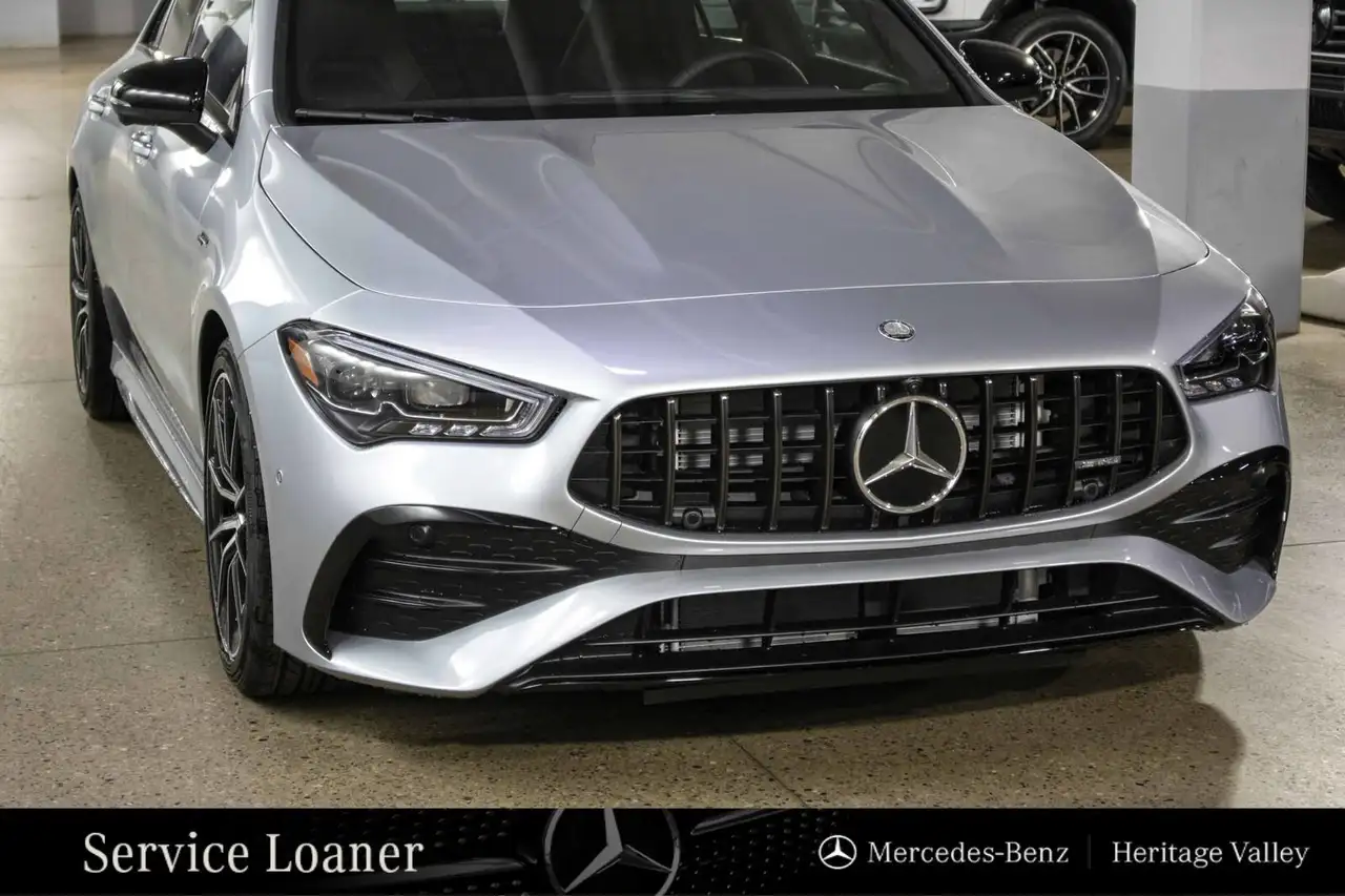 Mercedes-Benz CLA снимка Mercedes-Benz CLA