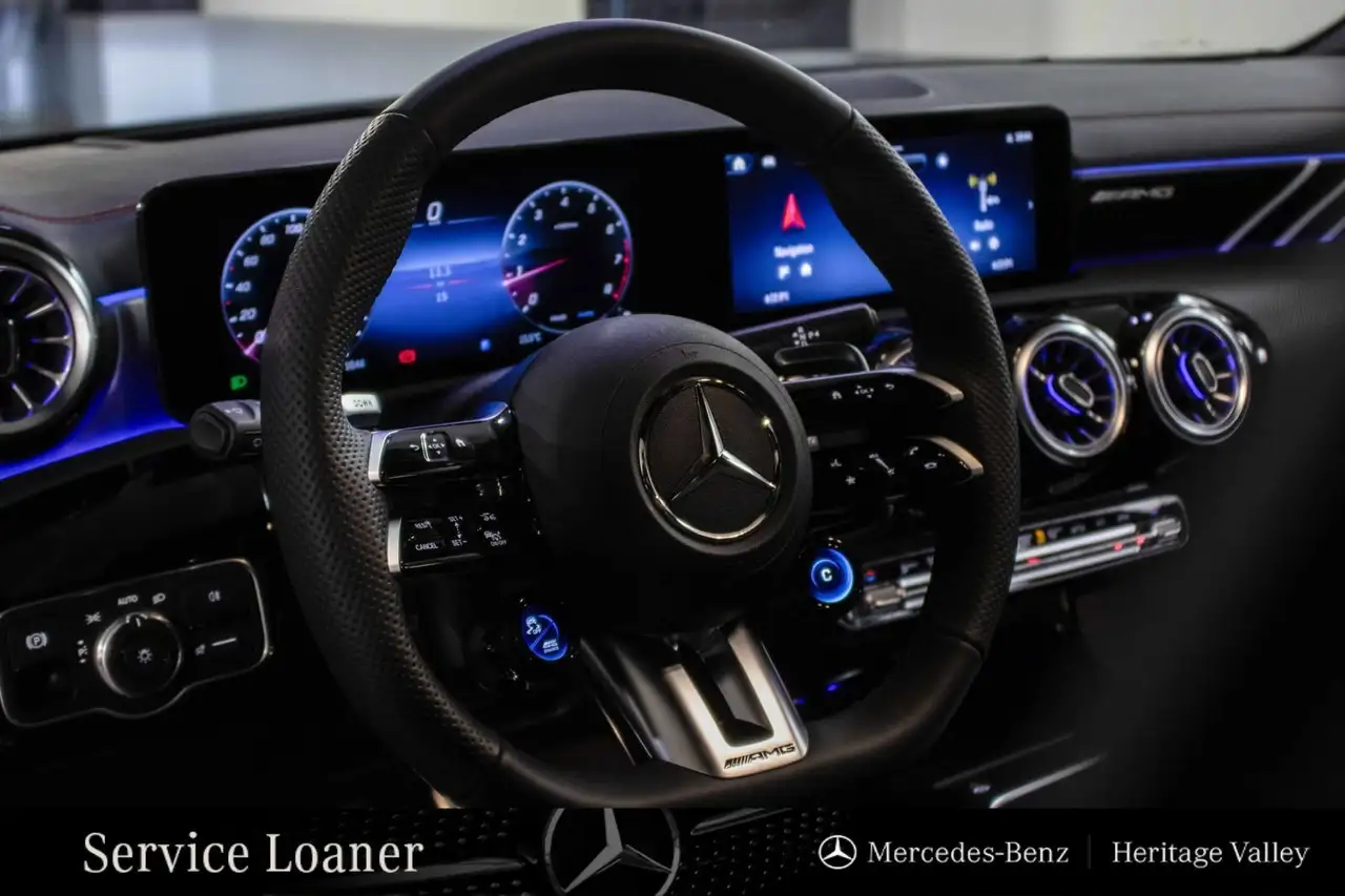 Mercedes-Benz CLA снимка Mercedes-Benz CLA