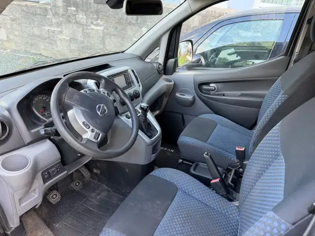 Nissan NV200 view 5
