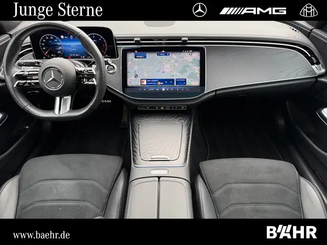 Mercedes-Benz E-Class view 4