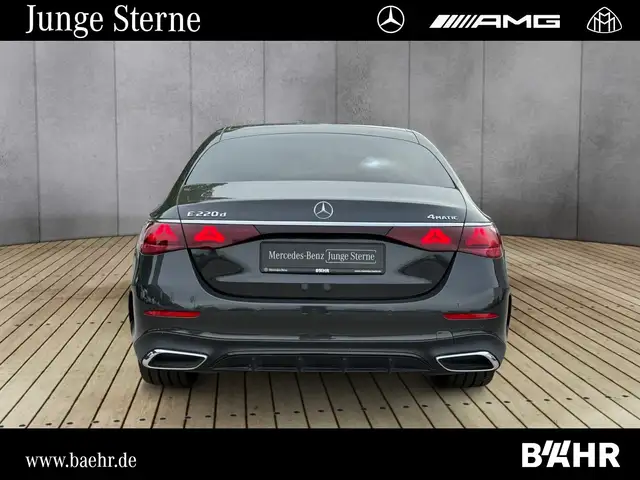 Mercedes-Benz E-Class view 8