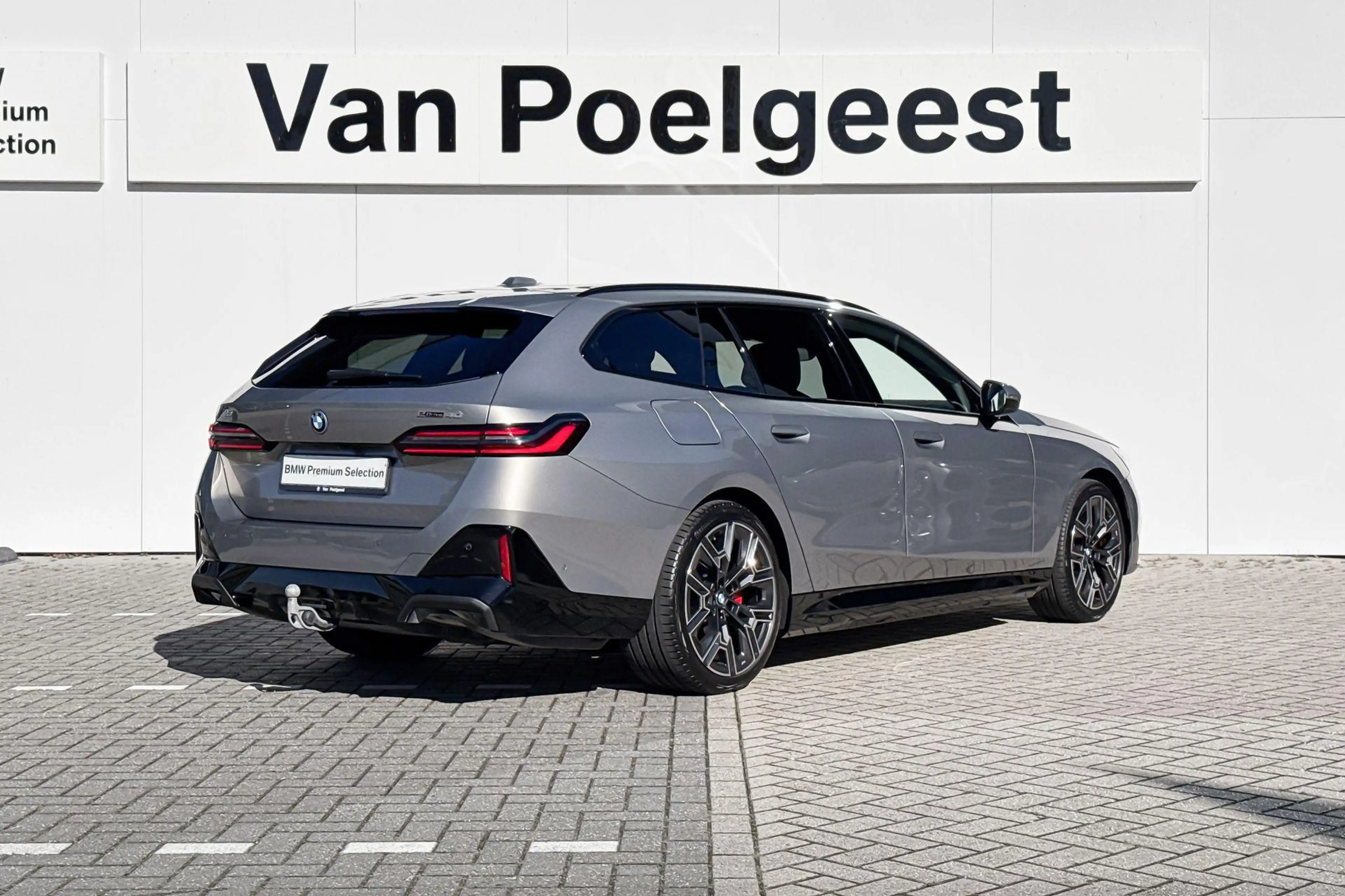 BMW i5 Touring eDrive40 84 kWh | M Sport | Trekhaak | — photo 4