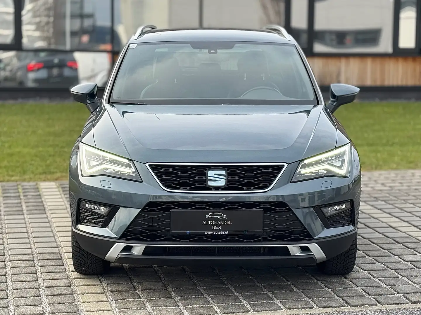 SEAT Ateca 1,6 Xcellence TDI DSG *TOP AUSSTATTUNG* Gris - 2