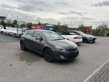 J Lim. 5-trg. Innovation*NAVI*SHZ*TÜV NEU*