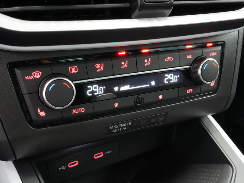 SEAT Arona Style NAVI VIRT ACC KAM SHZ CARPLAY LED — photo 10