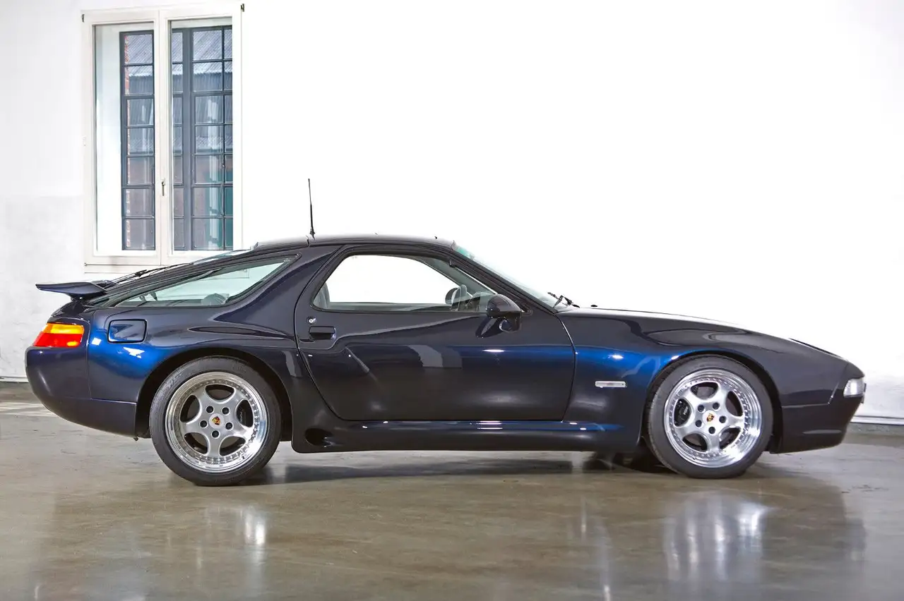 Porsche 928 GT Strosek Umbau. Sehr schöner Zustand !, foto 5