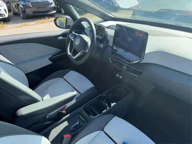 Volkswagen Id.3 view 5