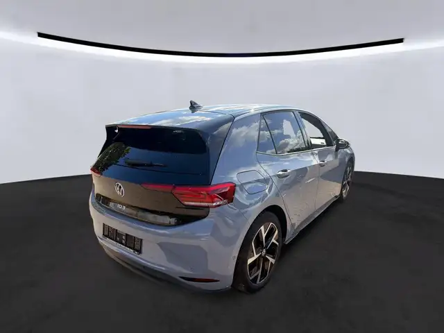 Volkswagen Id.3 view 4