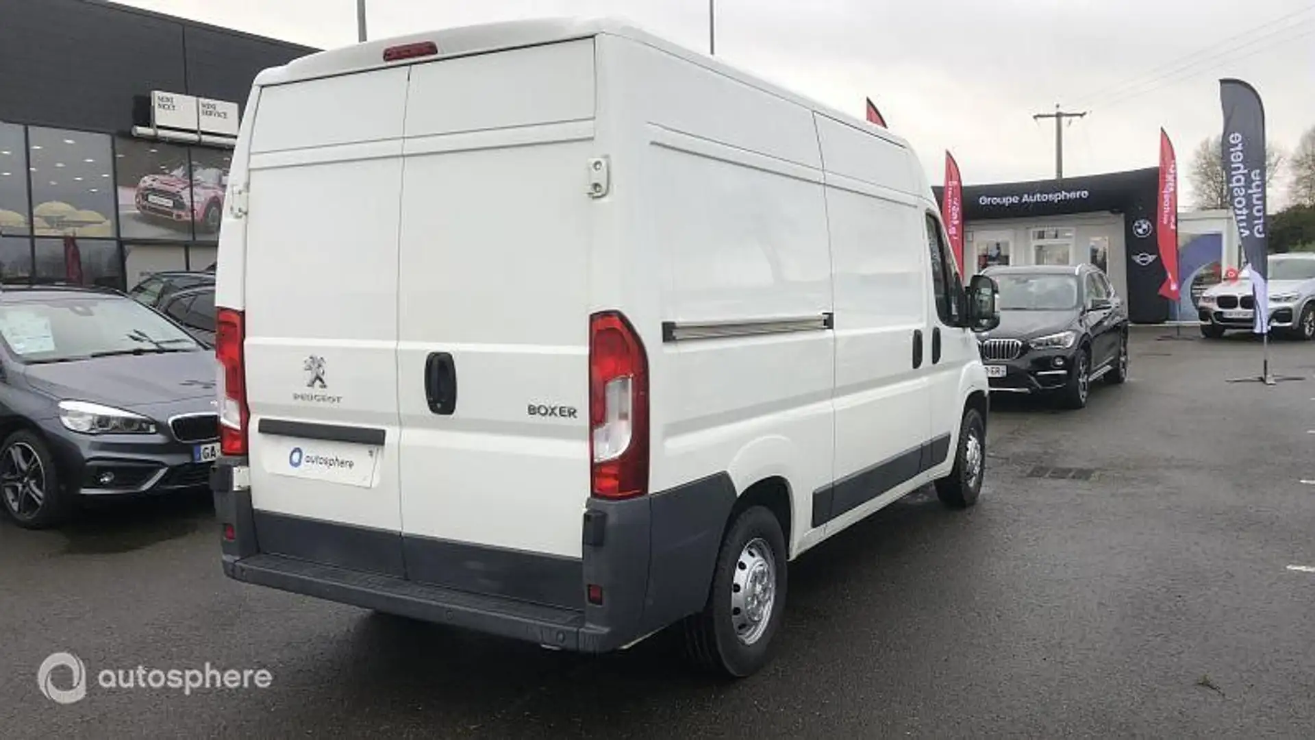 Peugeot Boxer 330 L2H2 2.0 BlueHDi 130 Premium - 2
