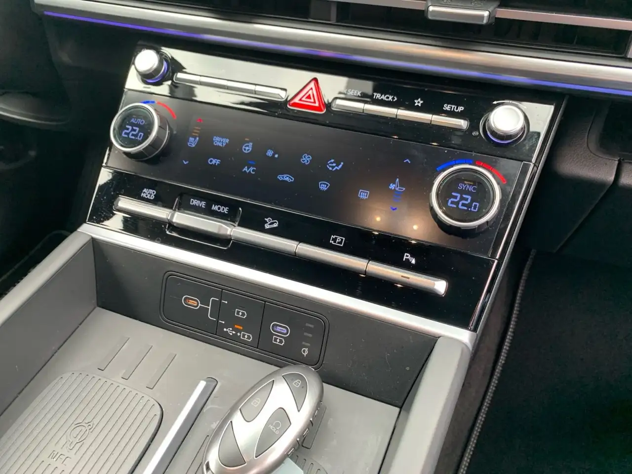Hyundai SANTA FE 1.6T-GDI Signature Hybrid Digital Key 29