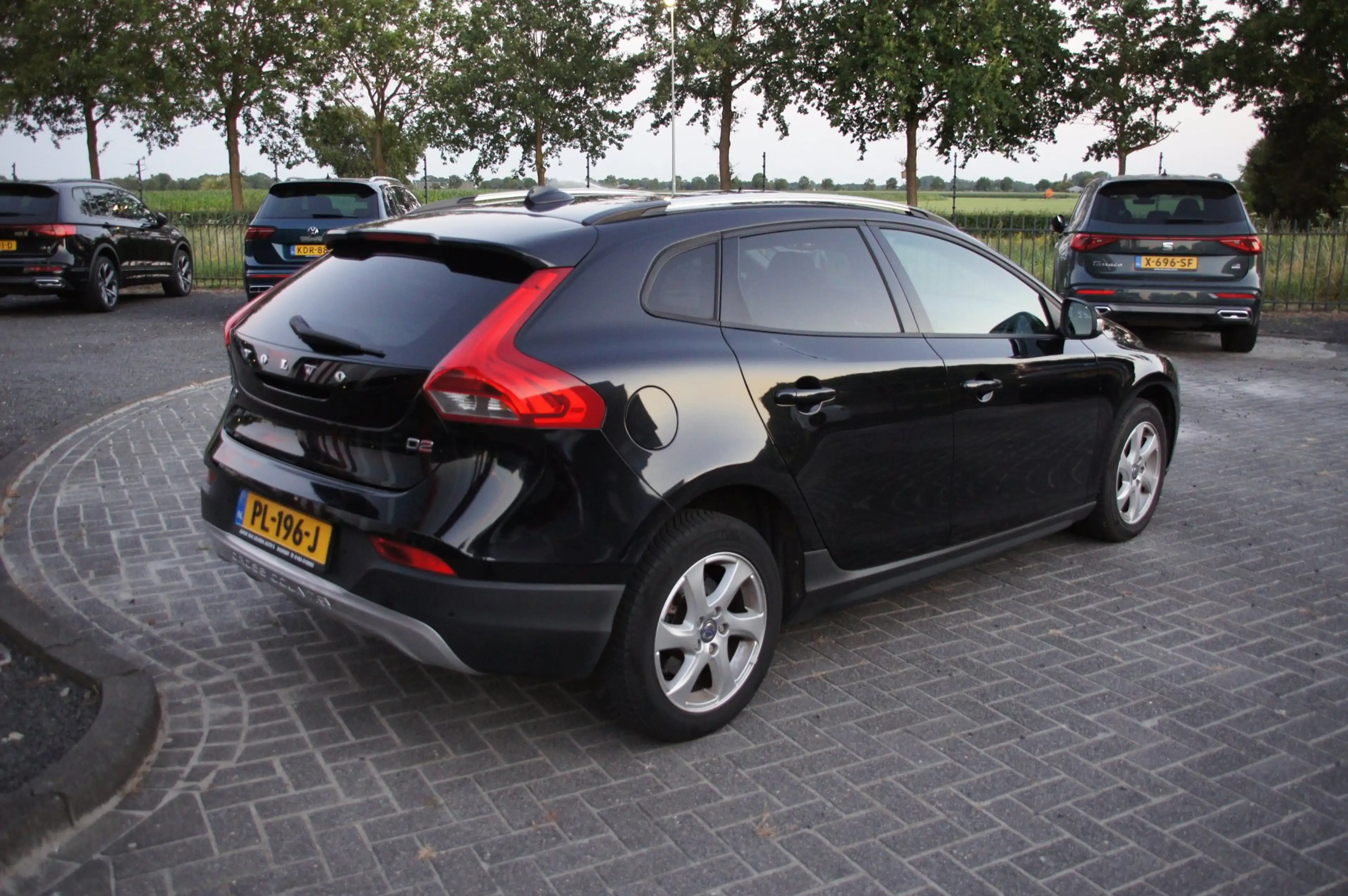 Volvo V40 Cross Country 1.6 D2 — photo 11