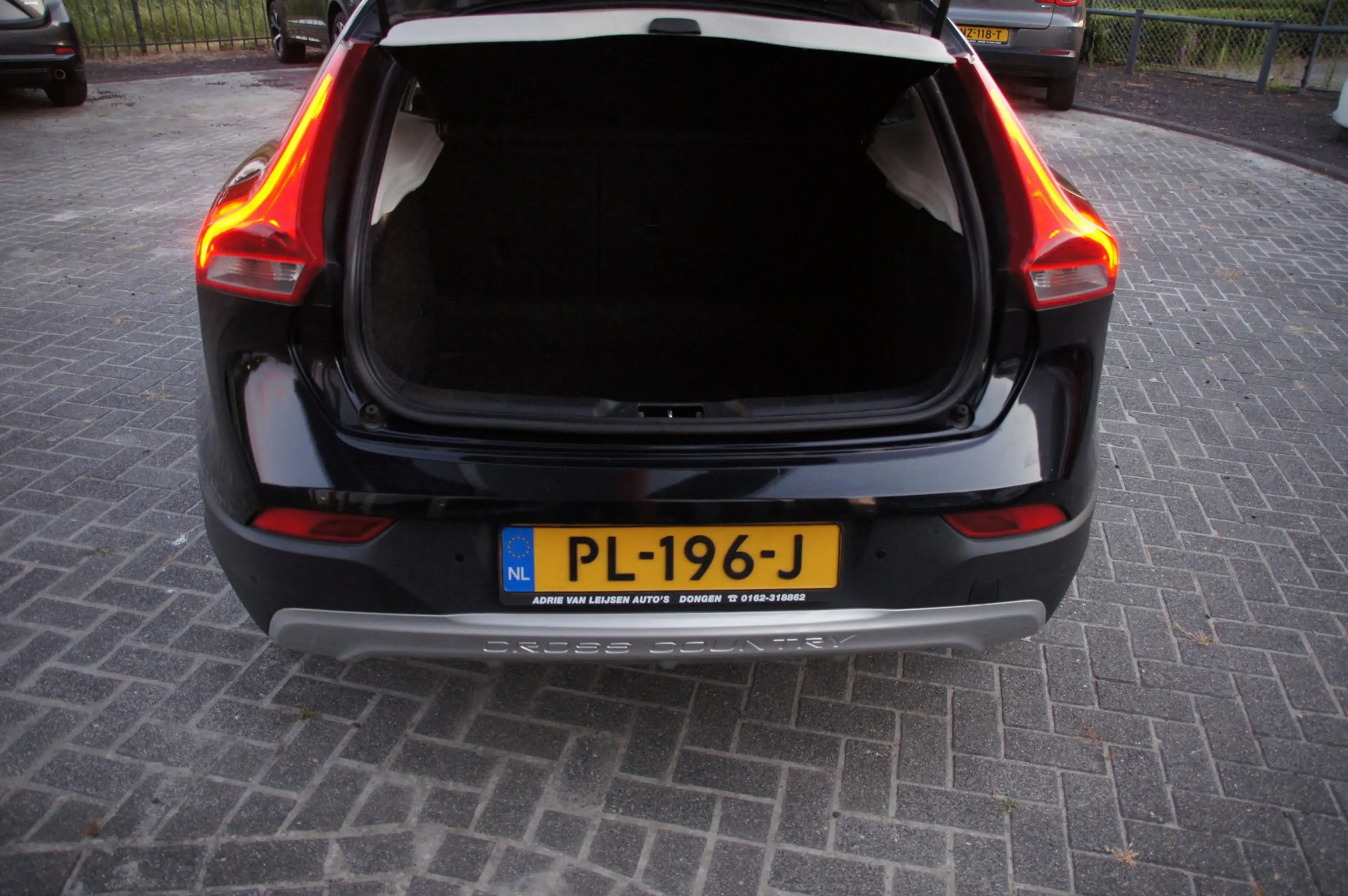 Volvo V40 Cross Country 1.6 D2 — photo 3