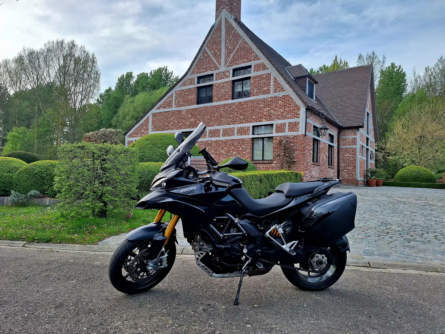 Ducati Multistrada 1200 1200 s full option Zwart - 1