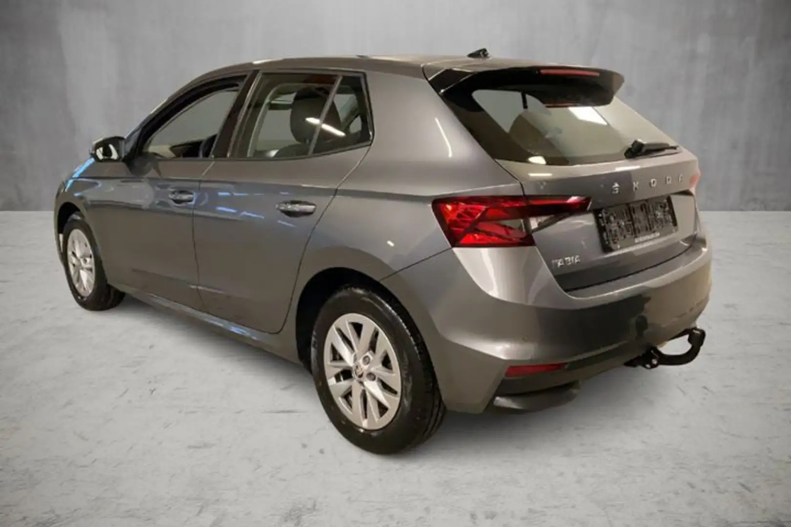 Skoda Fabia 1.0 TSI Ambition AHK, Smart Link Gris - 2