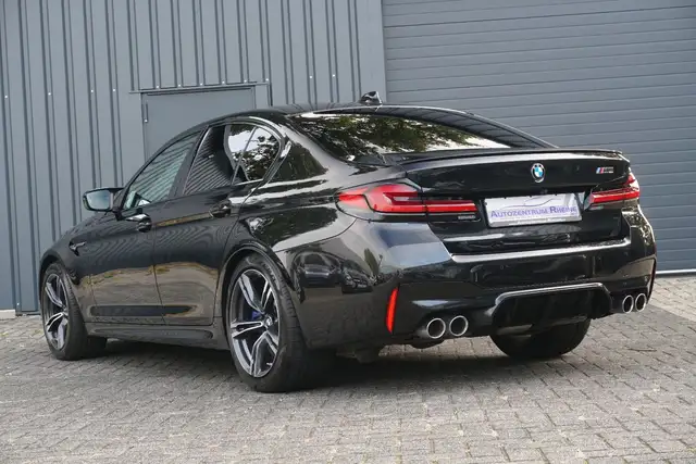 BMW M5 view 5