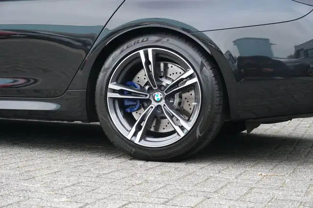 BMW M5 view 13