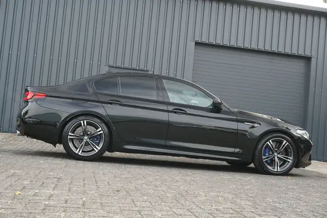 BMW M5 view 8