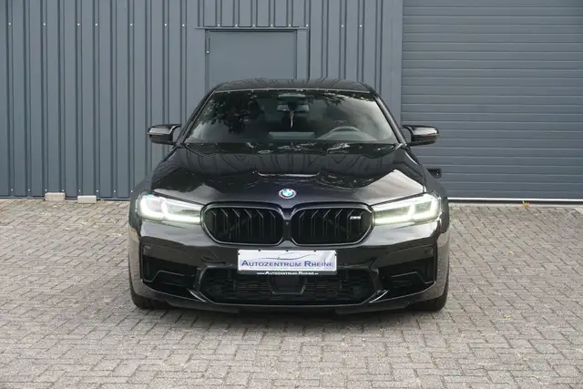 BMW M5 view 2
