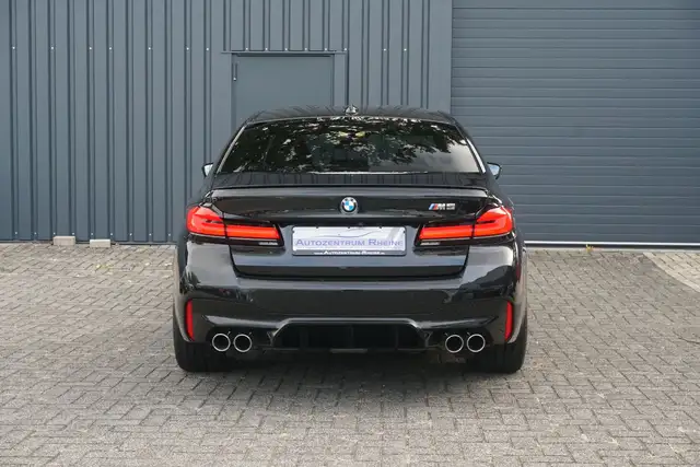 BMW M5 view 6