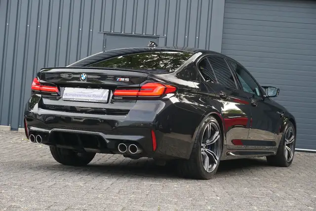 BMW M5 view 7