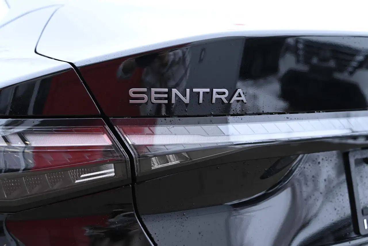 Nissan Sentra снимка Nissan Sentra