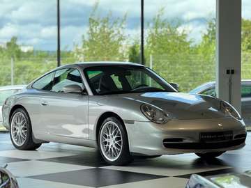 911 Carrera 4