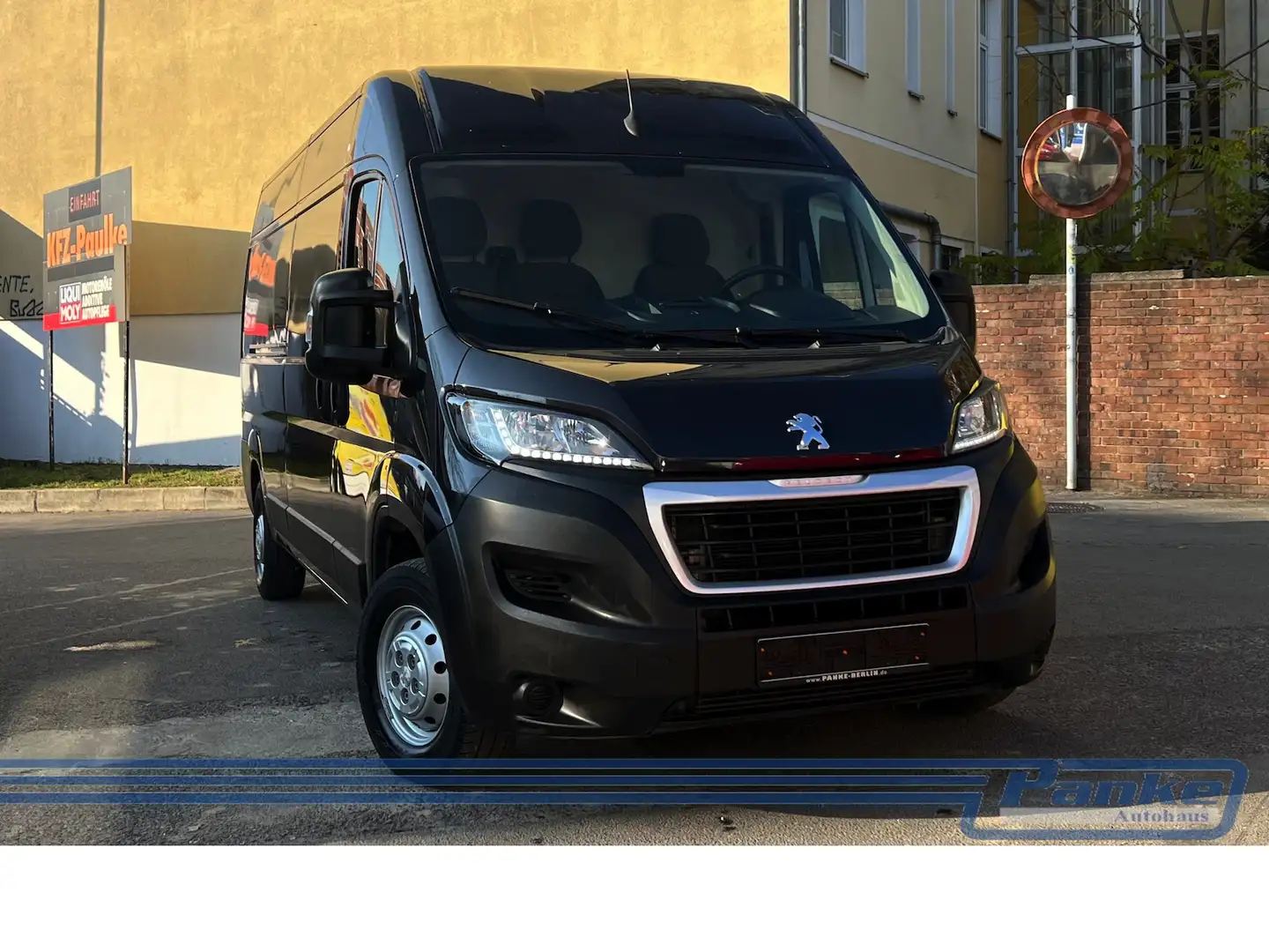Peugeot Boxer 335 L3H2 Pro BlueHDi 140 Stop&Start Noir - 1