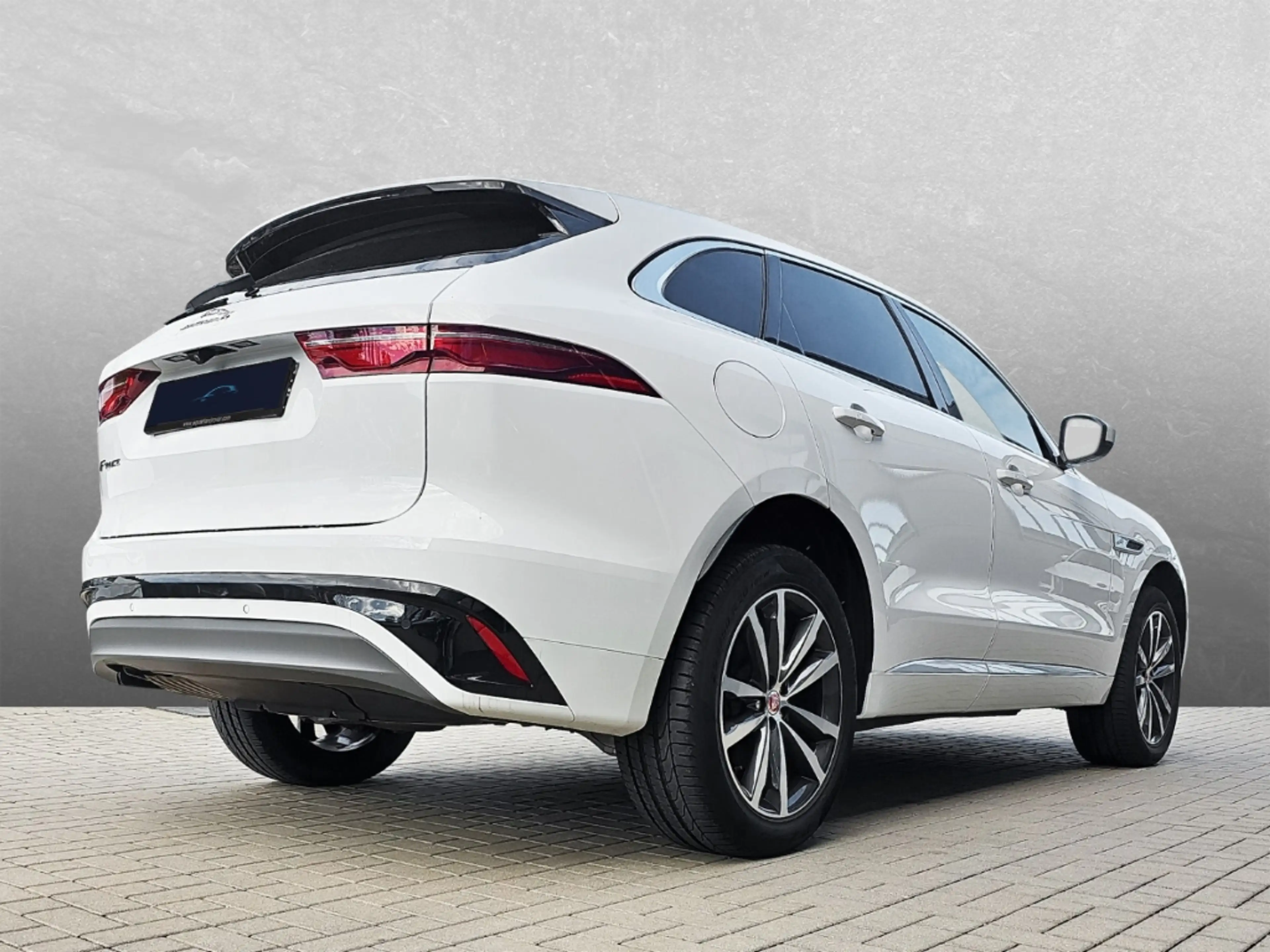 Jaguar F-Pace D200 AWD R-Dynamic SE — photo 3